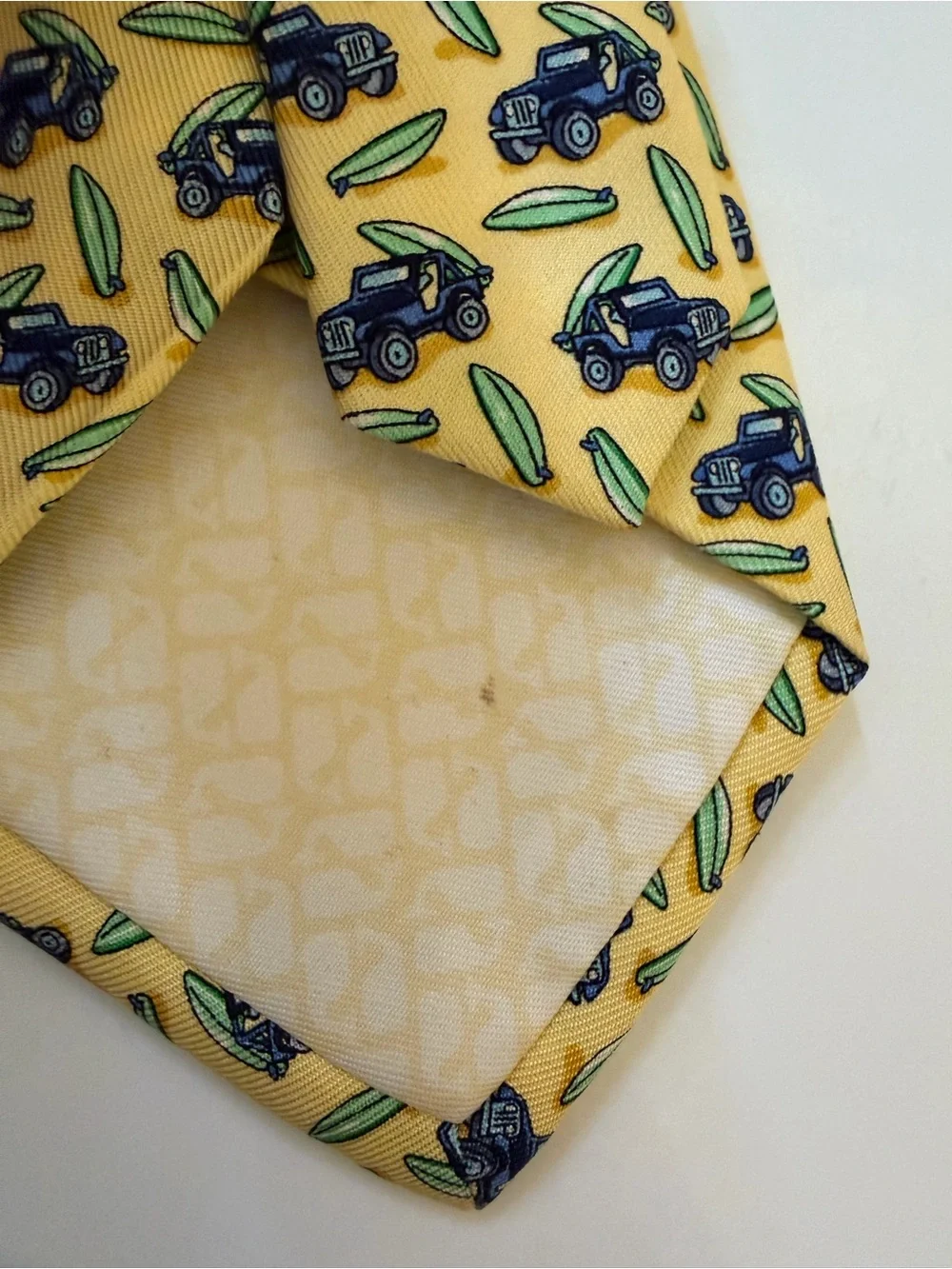 Vineyard Vines YOUTH Yellow‎ Tie with Navy Jeep and Green Surfboard Motif